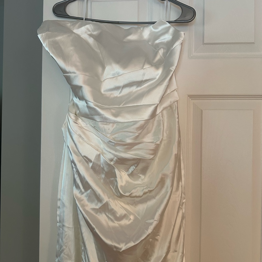 Elegant White Strapless Dress